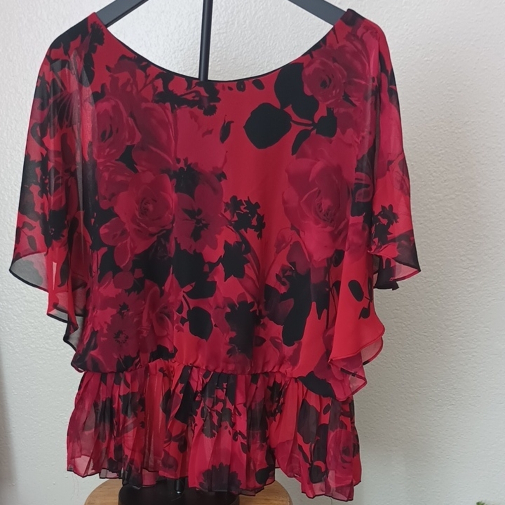 Floral Red and Black Women's Top Size L